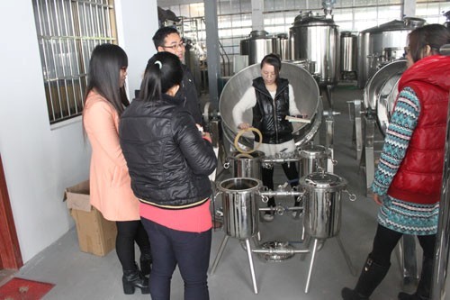 雙聯(lián)過(guò)濾器培訓(xùn)現(xiàn)場(chǎng)圖