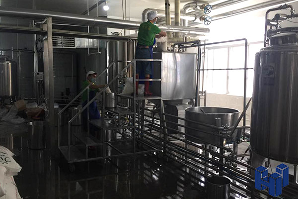 惠合茶飲料生產(chǎn)線-設(shè)備安裝調(diào)試圖片展示6